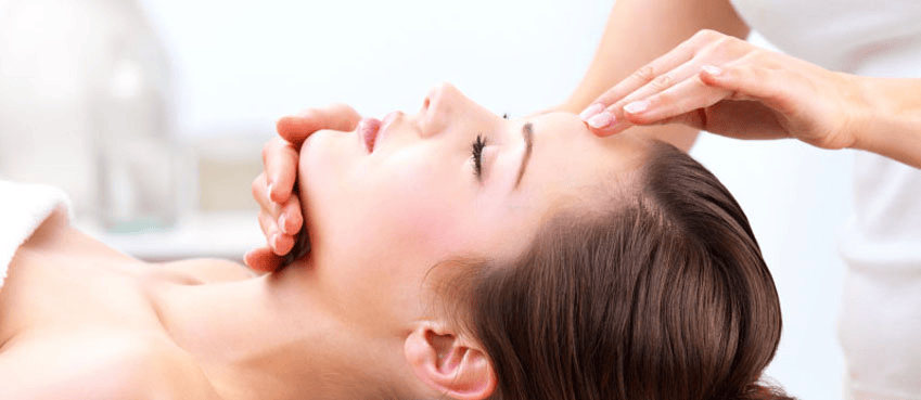 Pourquoi la peau vieillit vraiment : ce que les soins classiques ne vous disent pas
